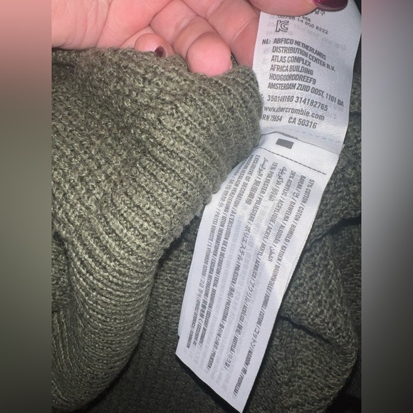 Hollister Olive Green Chunky Knit Cold Shoulder Turtleneck Sweater Size S - Picture 10 of 10